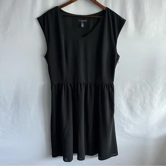 Gap Black Fit & Flare Dress - Picture 2 of 8